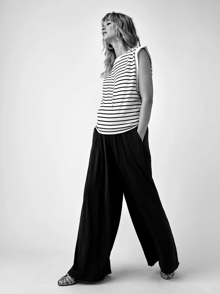 Tee-shirt grossesse sans manches à épaulettes Envie de Fraise écru