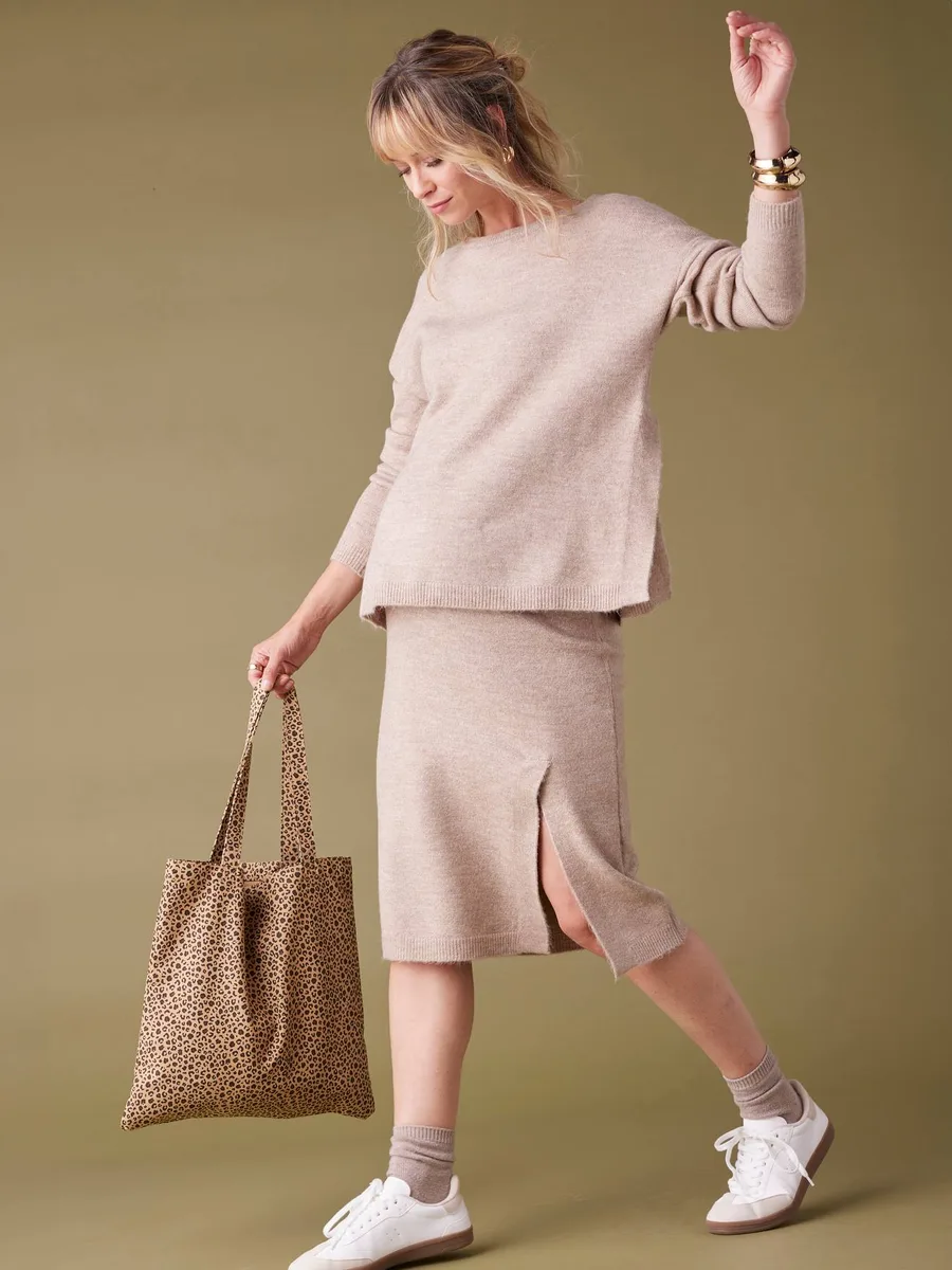 Ensemble pull et jupe tricot taupe