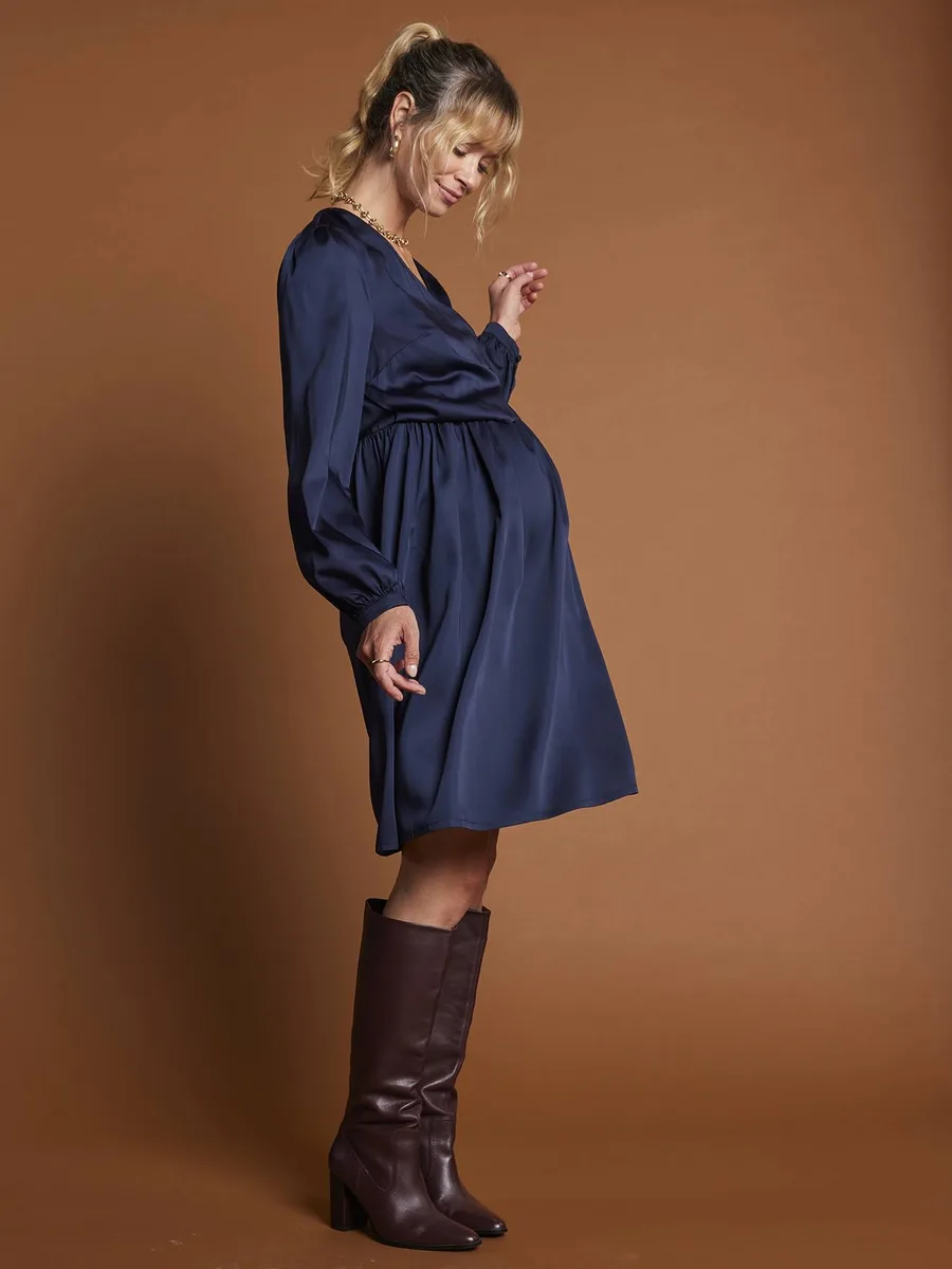 Robe cache coeur de grossesse marine