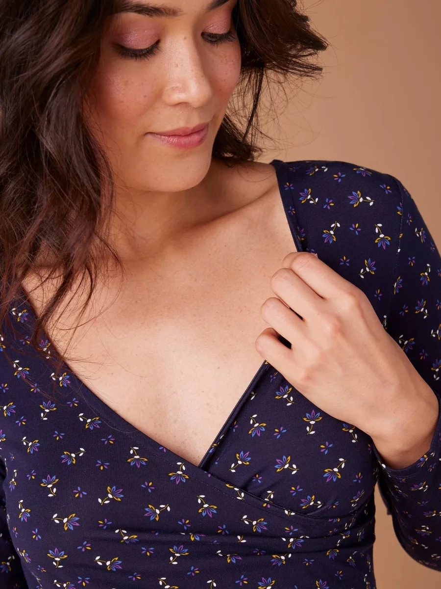 Robe à fleurs de grossesse marine