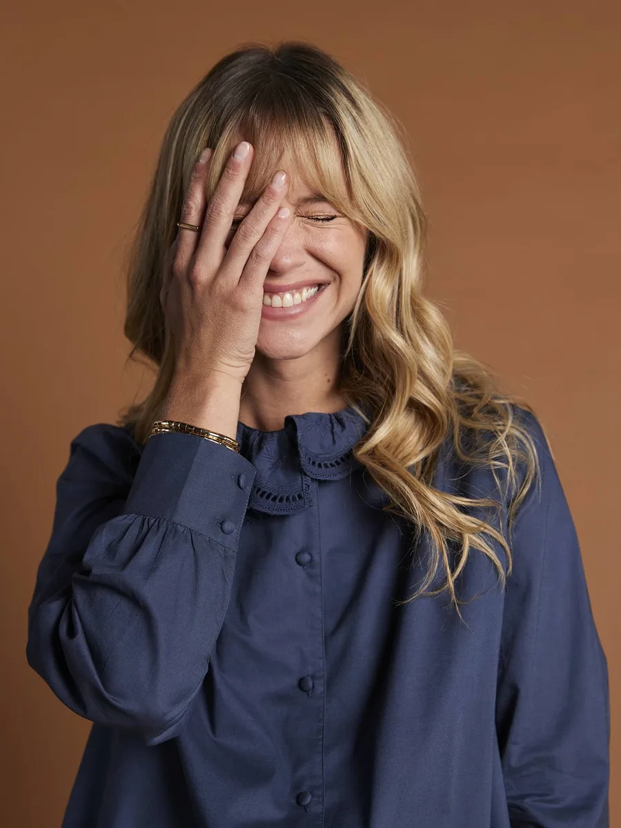 Blouse grossesse et allaitement à volants bleu nuit - 3